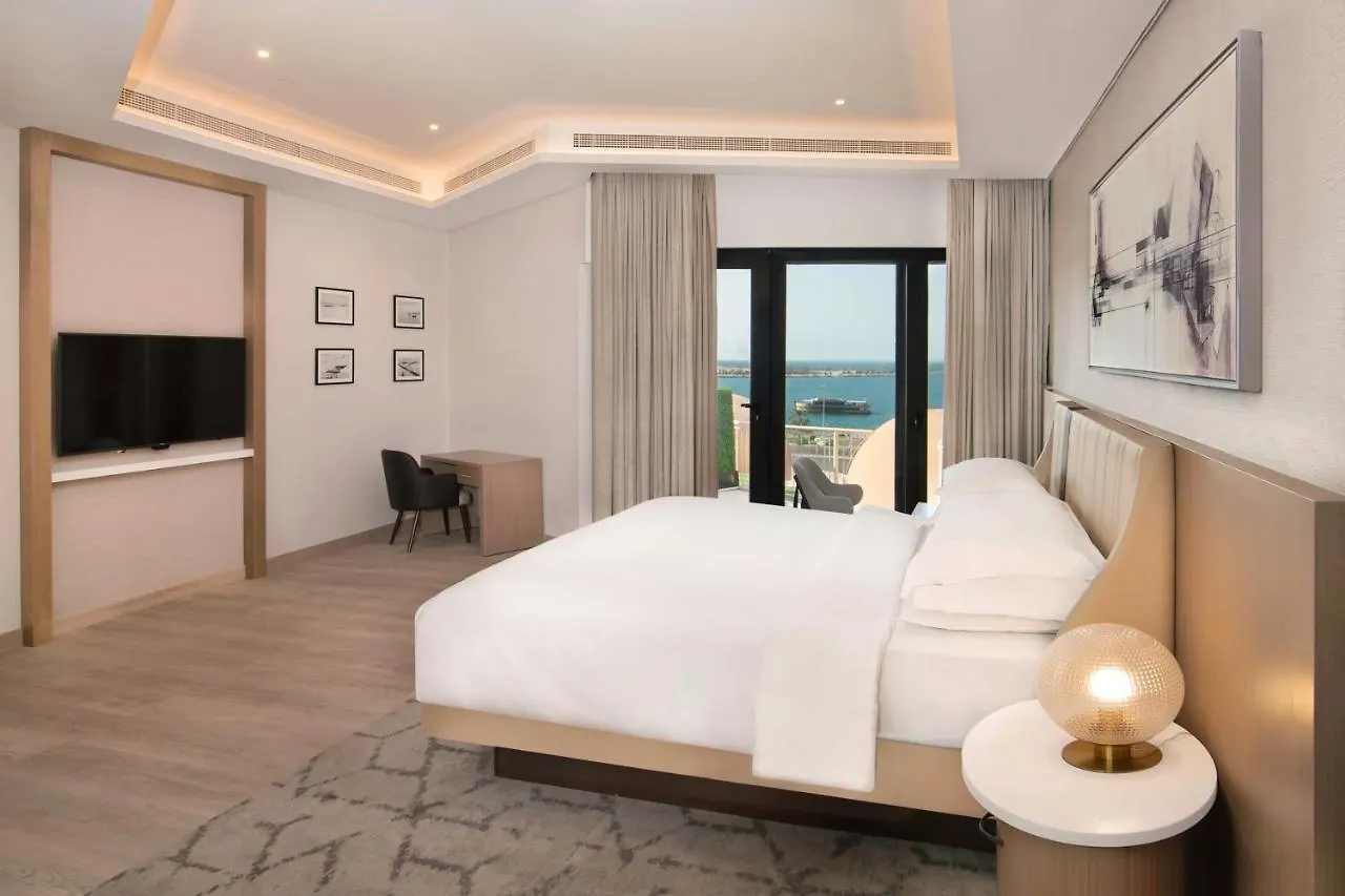 Sheraton Abu Dhabi Hotel & Resort 5*,
