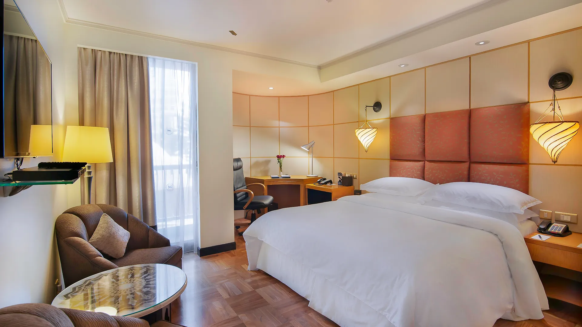 Sheraton Abu Dhabi Hotel & Resort 5*,  United Arab Emirates